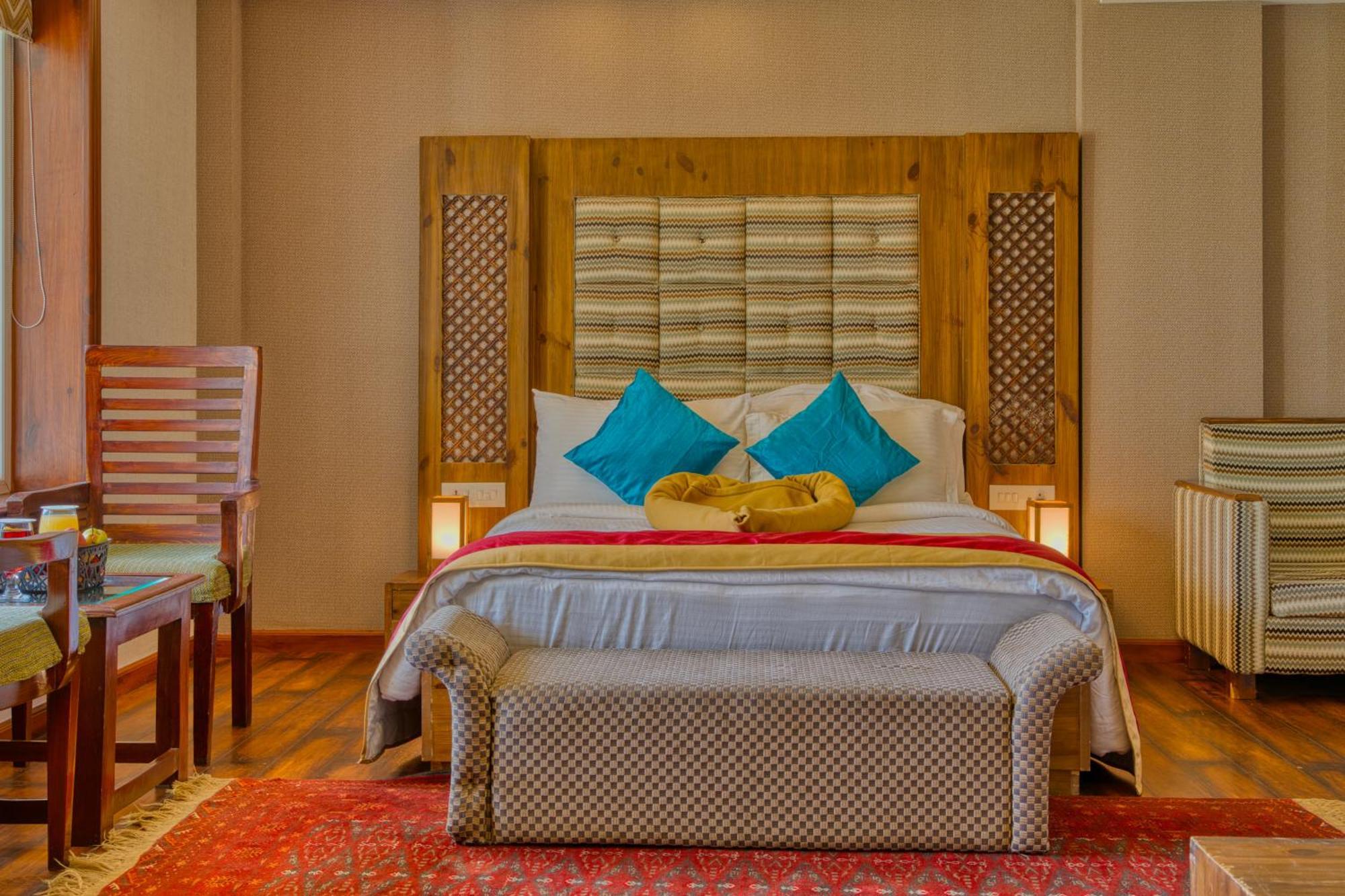 Golden Meadows Hotels & Resorts Sonamarg Exterior photo